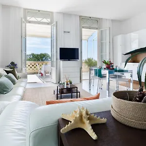  Holiday home Amazing Sea View Flat